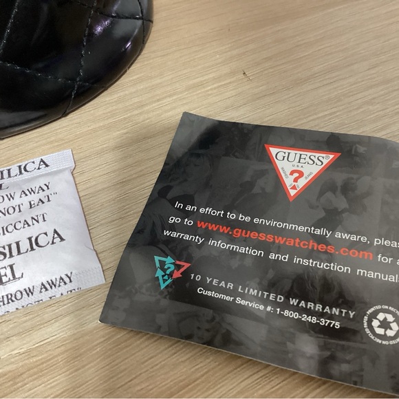 Guess Black Patent Leather Travel Bag Pouch Jewelry Makeup Drawstring  NWOT - Picture 6 of 9